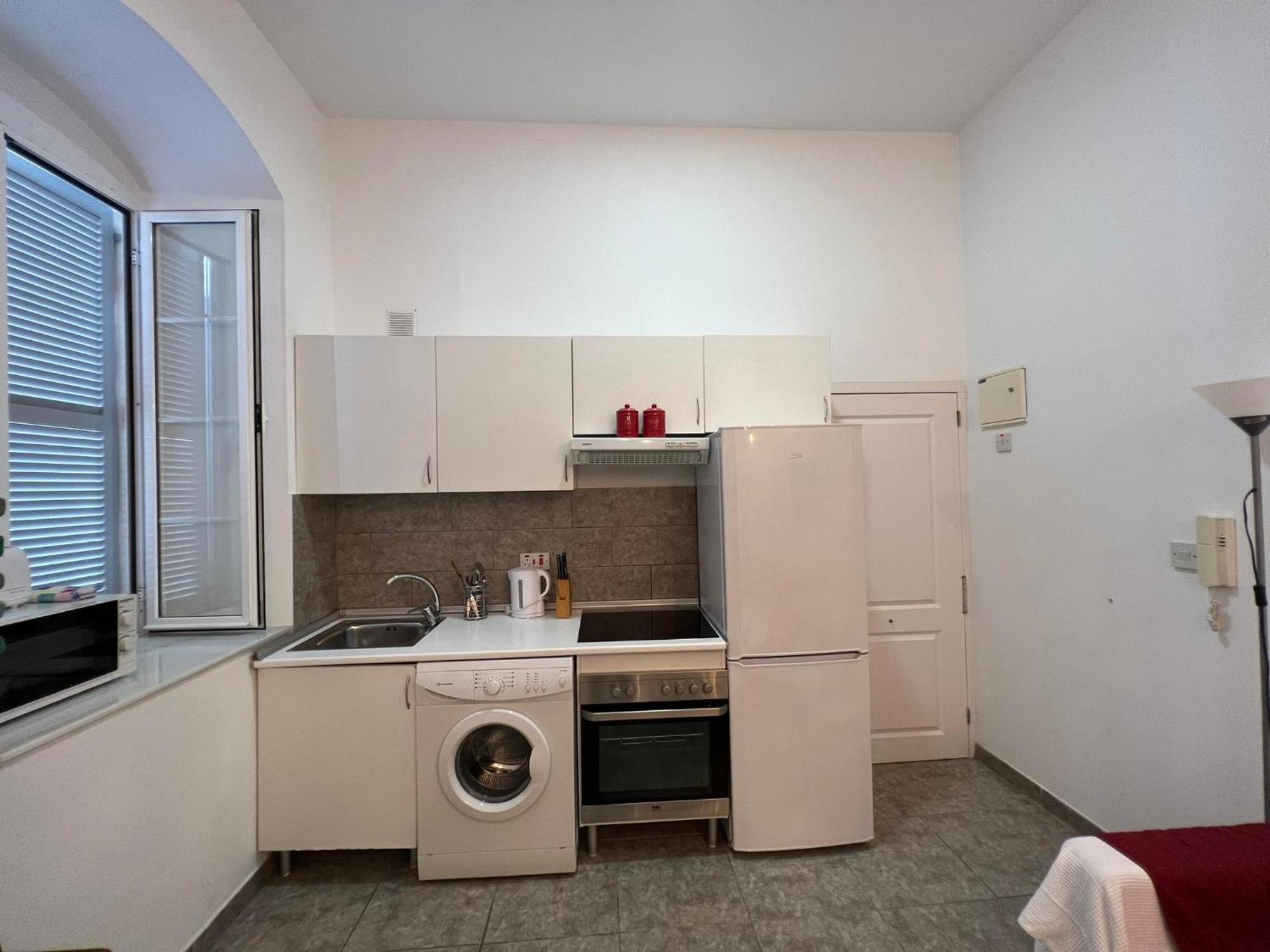 Budget-Friendly 1Br In The City Center غيبرالتار المظهر الخارجي الصورة